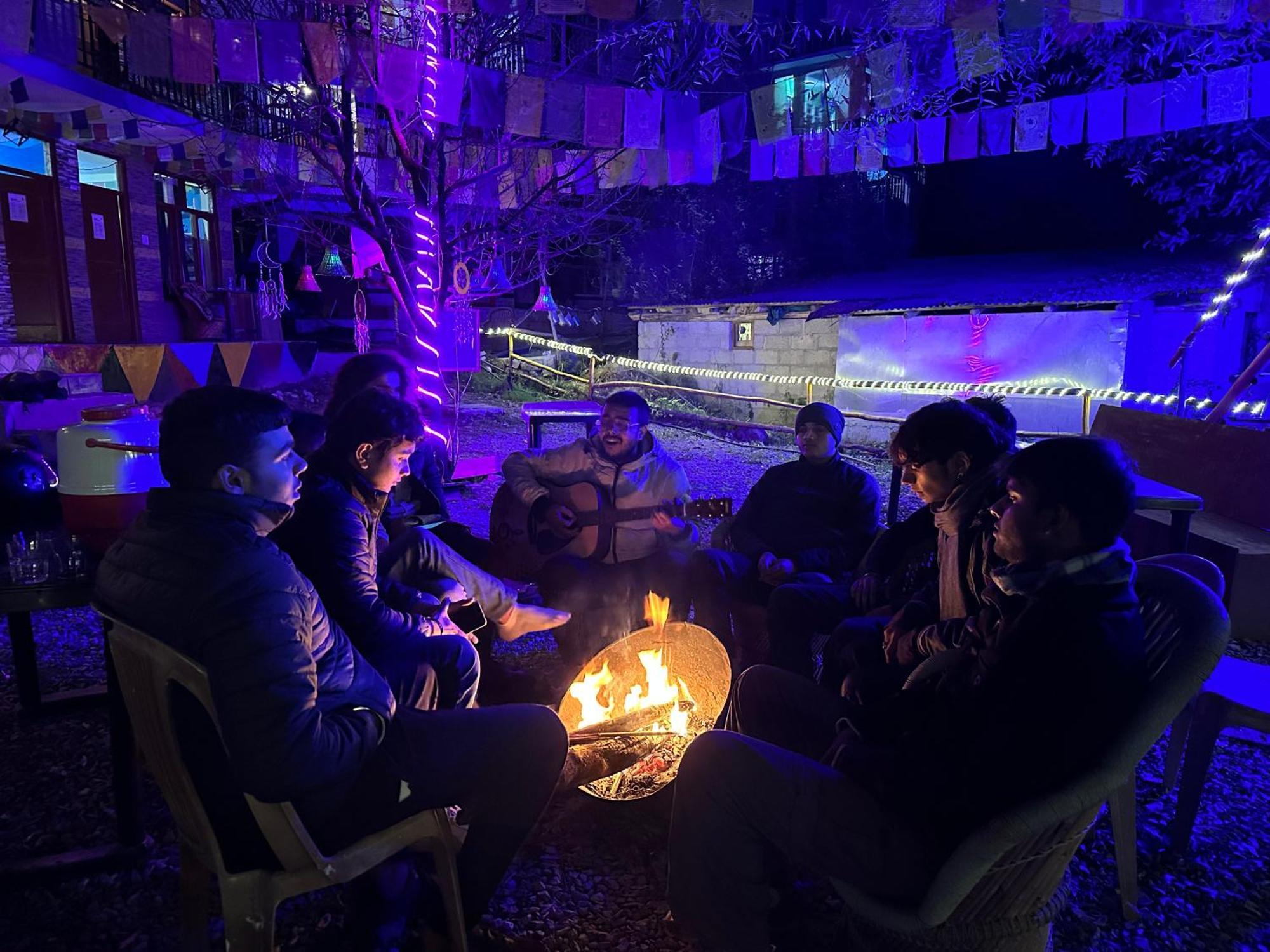 Hostel 360 Degree, Jibhi Esterno foto