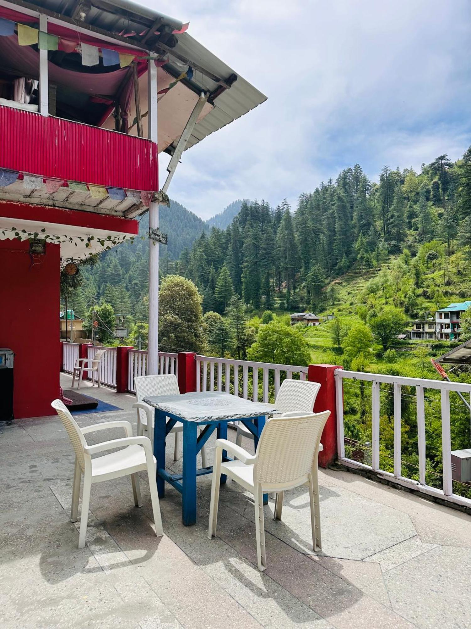 Hostel 360 Degree, Jibhi Esterno foto